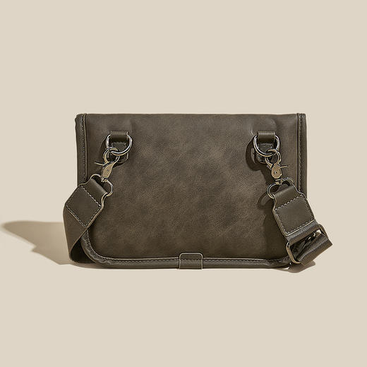 Safiya/索菲娅2024爆款胸包男士单肩包时尚百搭斜挎包轻便多功能挎包 SF800039Y 商品图8