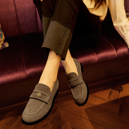 西遇英伦风乐福鞋女新款春季复古金币漆皮单鞋黑色平底小皮鞋D0046409/D0046410 商品图2