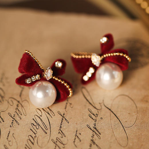 Manreya玛芮雅“午后红茶”红色蝴蝶结贝珠耳钉 商品图5
