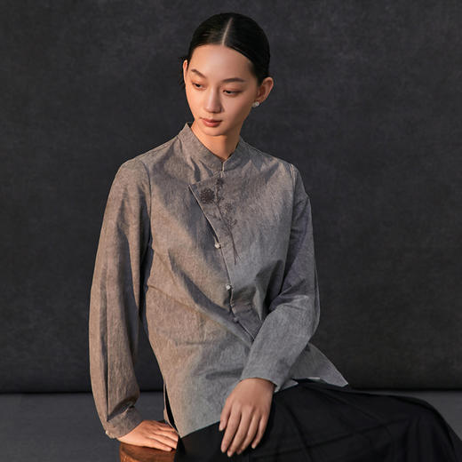 Famecoco复古新中式立领手工花朵刺绣衬衫女棉长袖衬衣FAC1BA001 商品图0