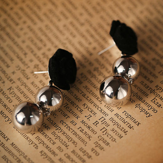 Manreya玛芮雅“黑天鹅”时尚小香风耳环/耳夹 商品图7