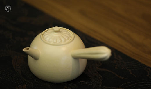 天野·东篱侧把烧水壶  白泥 380毫升左右 商品图1