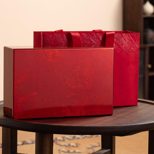 雅韵【红.实木烤漆.2合金罐（半斤）】150元1套.整箱10套 商品图1