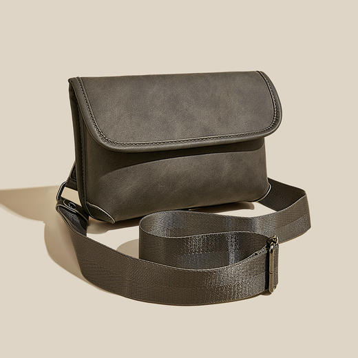 Safiya/索菲娅2024爆款胸包男士单肩包时尚百搭斜挎包轻便多功能挎包 SF800039Y 商品图9