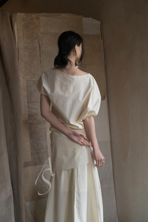 Ruohan  原色/白色不规则抽褶上衣 商品图4