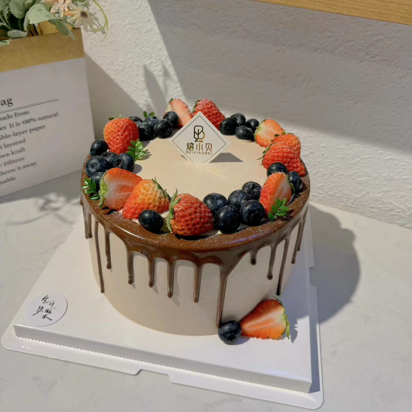 巧克莓莓—巧克力水果生日蛋糕（应季草莓或者树莓）