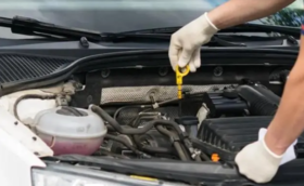  汽车长时间不开，怎么防止电瓶亏电？老司机才知道的几个妙招！