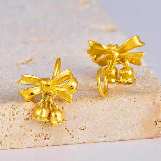 【限时7.5折】【定价黄金】足金999 (足金999字印)5G黄金左右对称蝴蝶结铃兰花耳钉耳吊(5GES00083)（预售产品下单后不退款不退货不换货不补差价） 商品图1