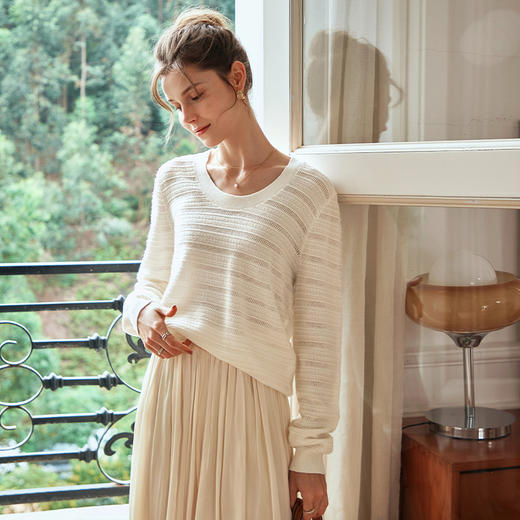 OLrain欧芮儿杏白色针织衫女早春2024年新款镂空宽松圆领套头上衣 商品图1