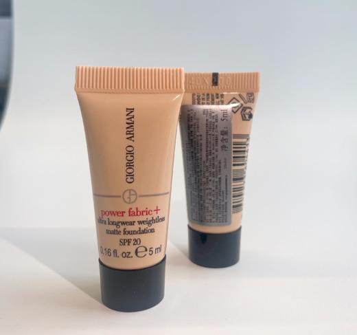 【74元会员福利】阿玛尼无瑕持妆粉底液5ml*2支（中小样） 商品图2