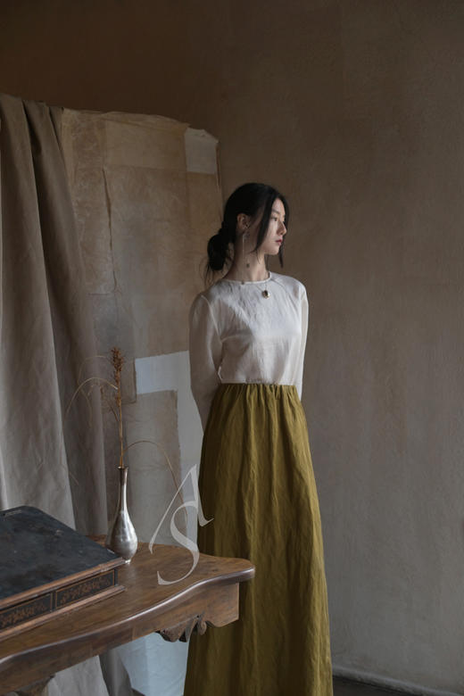 Ruohan  奶白色后背细节上衣 商品图3