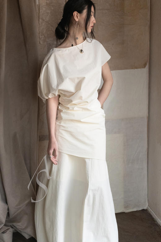 Ruohan  原色/白色不规则抽褶上衣 商品图2