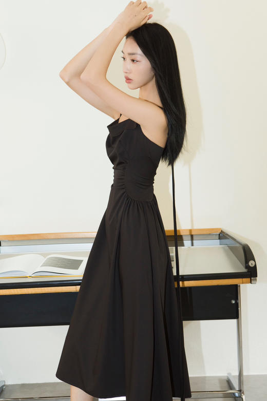 抽细褶吊带连衣裙 商品图3