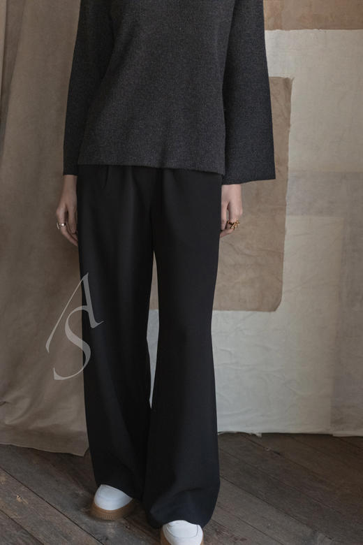 Mark Kenly Domino Tan 象牙白/炭黑色KARIN系扣袖羊绒衫 商品图8