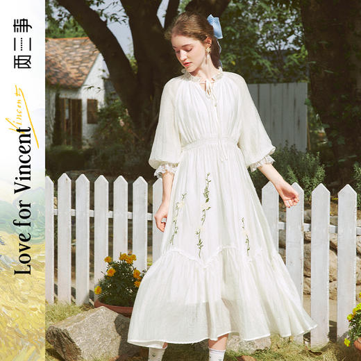 两三事梵高文艺迷雾芳影法式蕾丝拼接灯笼袖绣花连衣裙 商品图0