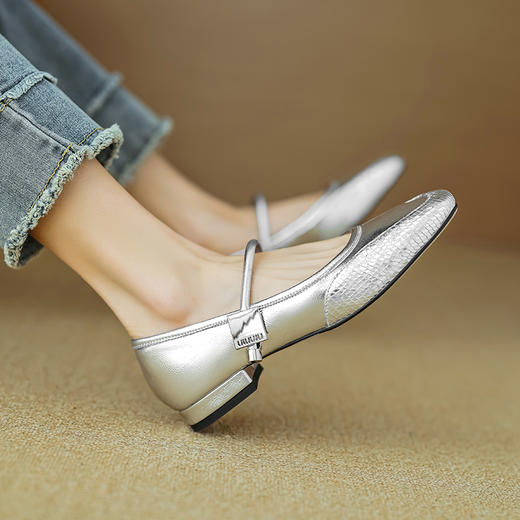 春季新款，真皮拼色浅口低跟单鞋HB-1021 商品图4