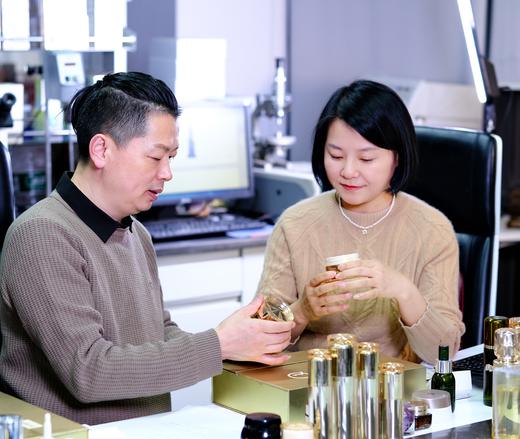 QUEEN高端女王套！ 抗衰紧致定制版五件套 套盒（含：精华水、精华乳、精华液、日霜、晚霜）! P K贵妇大品牌 商品图5