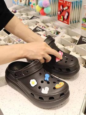 6楼卡骆驰CROCS经典泡芙Clog，吊牌价599元，现价599元