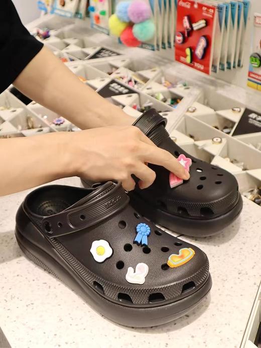 6楼卡骆驰CROCS经典泡芙Clog，吊牌价599元，现价599元 商品图0