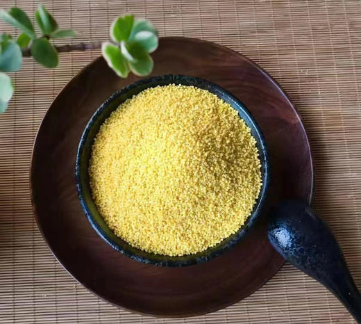 周三配送！内蒙古赤峰天山有机小米！天然独特的地理环境决定了小米品质颗粒大、口感好、金黄馨香
天冷的时候，熬上一锅，米油泛着油润的光泽舀一勺，入口浓香绵绸整个胃都觉得特别舒服 5斤/袋 商品图2