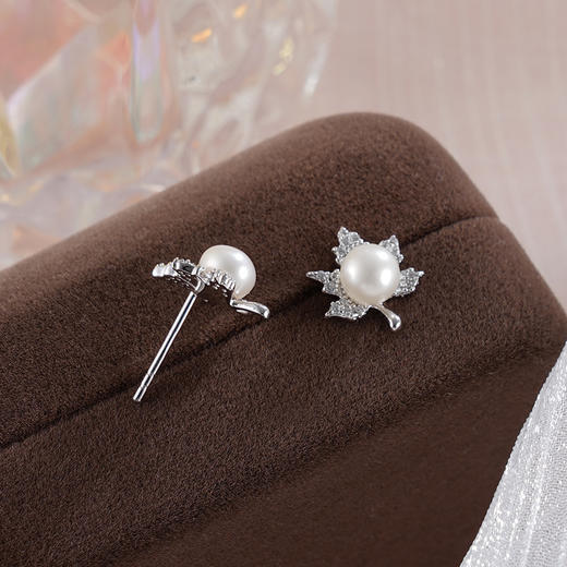 子佩集S925银珍珠耳钉【EM2587-XF】2401 商品图1