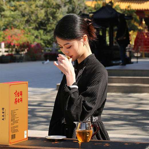 压箱底久久金砖普洱茶2015老班章古树乔木茶普洱生茶礼盒装 商品图3