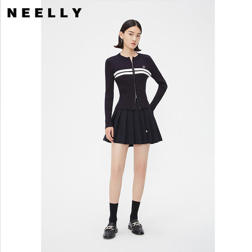 NEELLY纳俪商场同款内衬防走光百褶裙时尚百搭金属字母装饰A字裙N24021E01089 商品图2