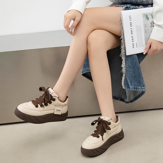 ZHR板鞋女2024春季新款复古简约潮流百搭软嘭厚底舒适面包休闲鞋 商品图5