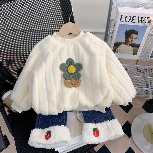 【柔软舒适，儿童专属暖意】女童冬装毛毛加绒卫衣2024春秋季新款，洋气儿童宝宝保暖加厚毛绒上衣，精致的剪裁和精美的图案使其更具时尚感和洋气感！ 商品图0