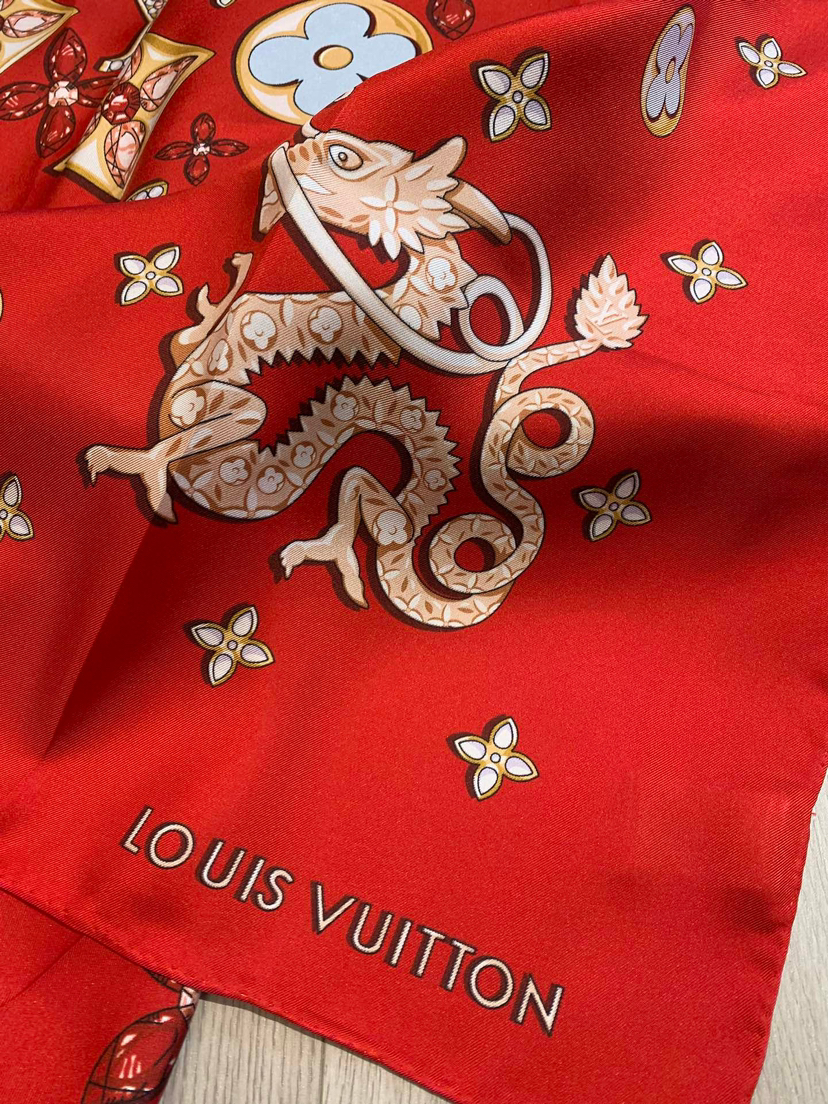 90丝巾。 红色 米色。自己备注