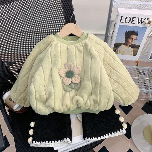 【柔软舒适，儿童专属暖意】女童冬装毛毛加绒卫衣2024春秋季新款，洋气儿童宝宝保暖加厚毛绒上衣，精致的剪裁和精美的图案使其更具时尚感和洋气感！ 商品图4