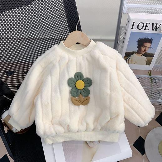 【柔软舒适，儿童专属暖意】女童冬装毛毛加绒卫衣2024春秋季新款，洋气儿童宝宝保暖加厚毛绒上衣，精致的剪裁和精美的图案使其更具时尚感和洋气感！ 商品图2