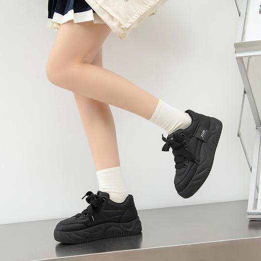 ZHR板鞋女2024春季新款复古简约潮流百搭软嘭厚底舒适面包休闲鞋 商品图2