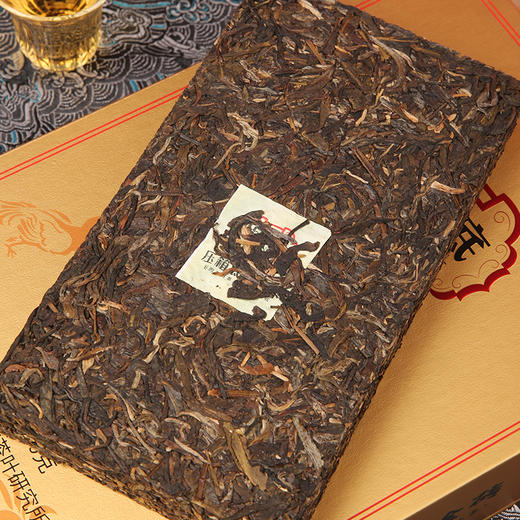 压箱底久久金砖普洱茶2015老班章古树乔木茶普洱生茶礼盒装 商品图2