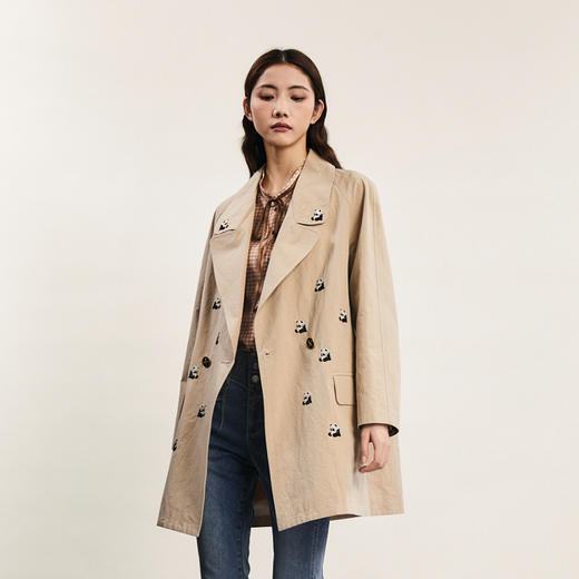谜底中长款风衣女2024春款时尚西装领熊猫刺绣宽松外套241ME0060 商品图1