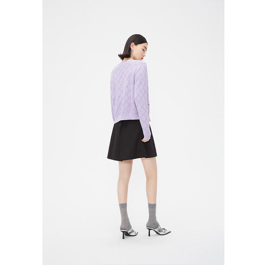 NEELLY纳俪商场同款春季针织开衫套装女紫色圆领爱心纽扣吊带背心N24021A01064 商品图3