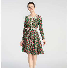 司歌翻领印花长袖连衣裙冬A881252