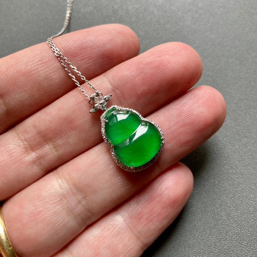 高冰种阳绿翡翠葫芦项链18k白金钻石镶嵌 商品图6