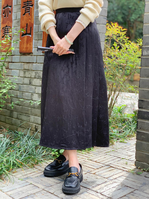 【百图lulu定制】【国风裙】苏绣  新中式 前幅平顺后腰弹力收褶 马面裙 商品图3