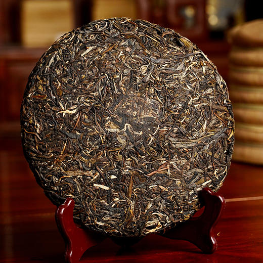 【越陈越香 新班章】精选2016年头春古树茶； 8年干仓陈化，茶中的上上品，性价比巅峰！云南勐海茶区普洱茶生茶，每饼357克 ， 拍5发6  拍10发12 商品图8
