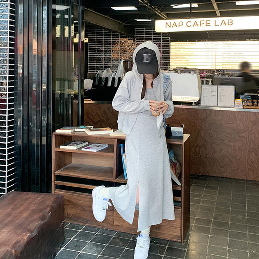 <曾小咸推荐>灰色连帽外套+吊带连衣裙 外套秒杀价79.99！！ 吊带裙秒杀价69.99！！ 商品图3