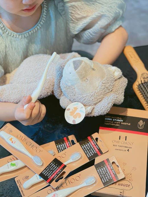 4只装！牙医推荐♻️omechoo纯天然儿童玉米淀粉牙刷！远离塑化剂！专为2-15岁儿童设计🇩🇪德国进口0.12mm抑菌羽柔刷毛，远离细菌干扰！小头贴合宝宝口腔、全方位包裹牙齿牙龈带来SPA级护理 商品图8