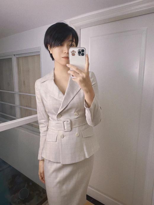 “克莱尔”J8303003A颈袖添香春秋季新款时尚职业装女装套装小西装套裙两件套正装J8303003A 商品图5