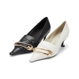 westory2024春季新款细中跟尖头钻饰时尚百搭小皮鞋W24AM56701