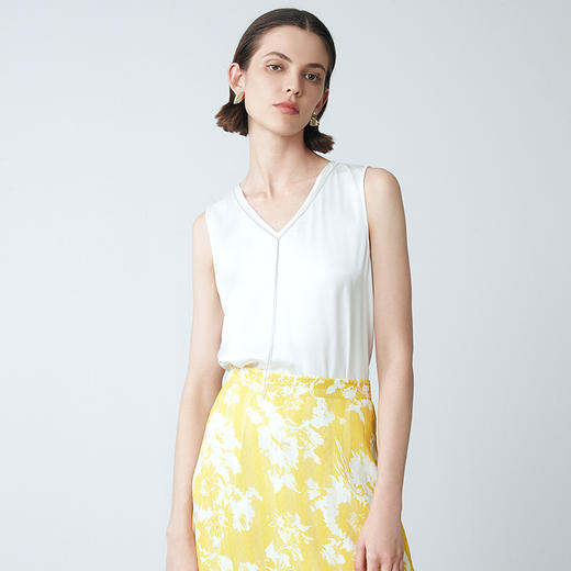 EITIE爱特爱夏季新款V领无袖简约小上衣7713413 商品图3