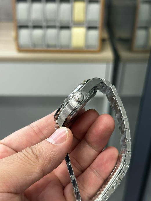 VS新品： 海马150米 Aqua Terra 天文台 41mm  1: 市场独家天然胶带 可胶带 钢带自由选择。 2: 精钢材质 水平“柚木”表盘尽显与众不同 商品图11