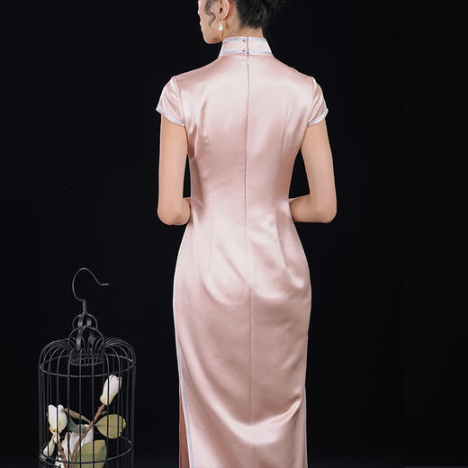 【明星同款】荷言HEYEN 锦上书 亭台楼阁卷云兔纹刺绣旗袍新娘敬酒服 商品图3