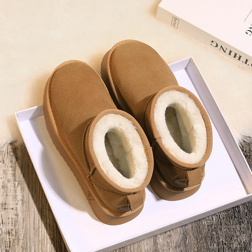 UG*同源牛皮防滑雪地靴、加厚加绒保暖、冬季棉靴棉鞋、防滑短筒一脚蹬面包棉鞋 商品图5