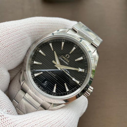 VS新品： 海马150米 Aqua Terra 天文台 41mm  1: 市场独家天然胶带 可胶带 钢带自由选择。 2: 精钢材质 水平“柚木”表盘尽显与众不同 商品图2