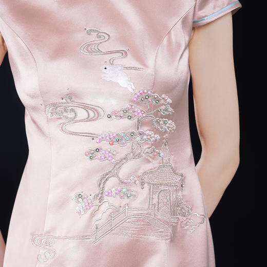 【明星同款】荷言HEYEN 锦上书 亭台楼阁卷云兔纹刺绣旗袍新娘敬酒服 商品图4